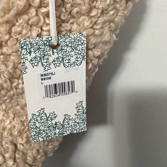 HYACINTH HOUSE Oversized Aspen Sherpa Vest - Picture 9 of 11